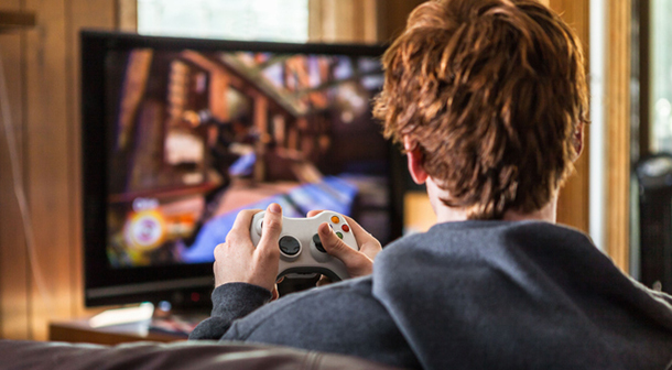 Los adolescentes pasan la mayor parte del tiempo en pantalla metidos en las redes sociales y con los videojuegos.